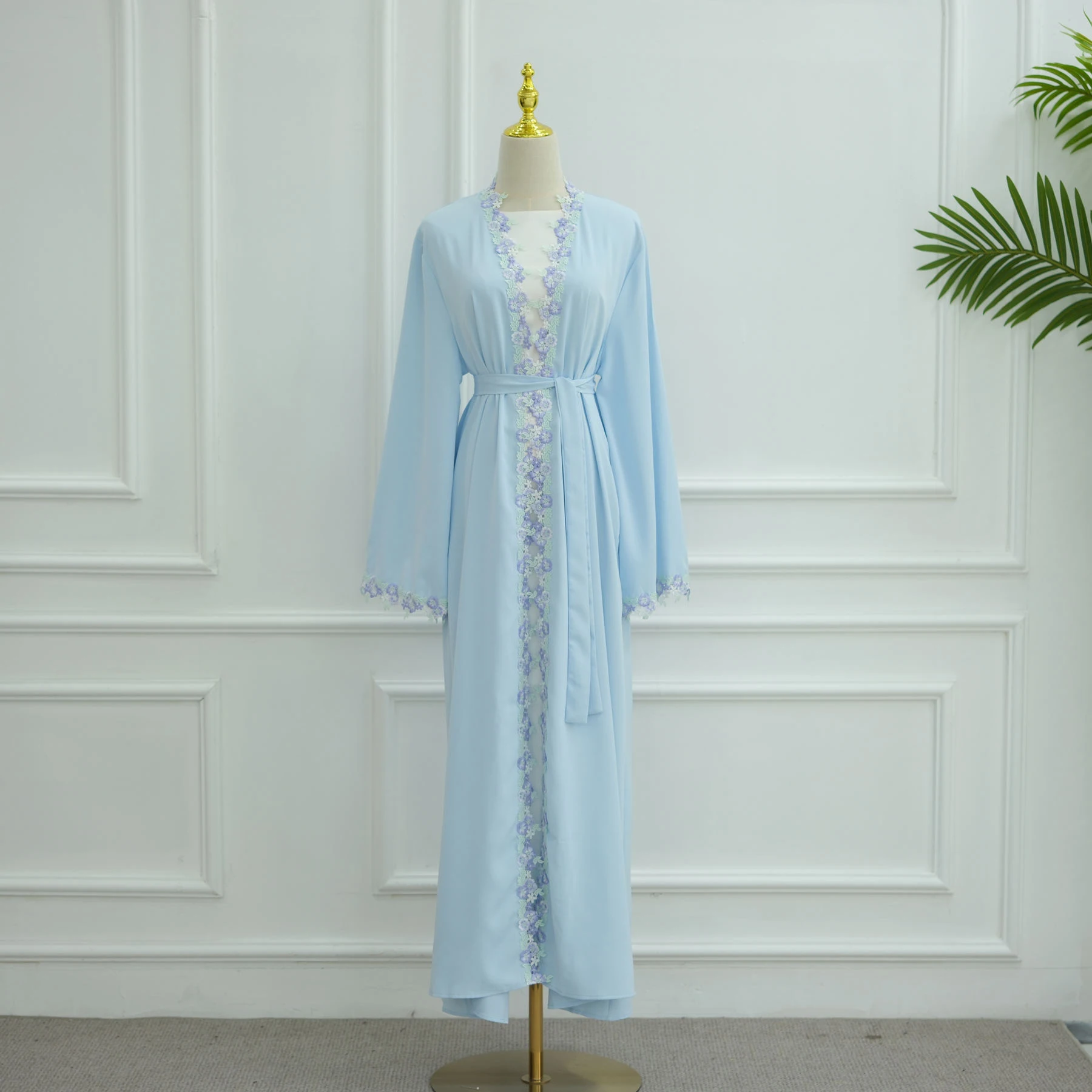 2025 New Islamic Clothing Women Abaya Dubai Luxury Lace Embroidery Open Front Abaya Muslim Women Modest Dresses with Belt 3