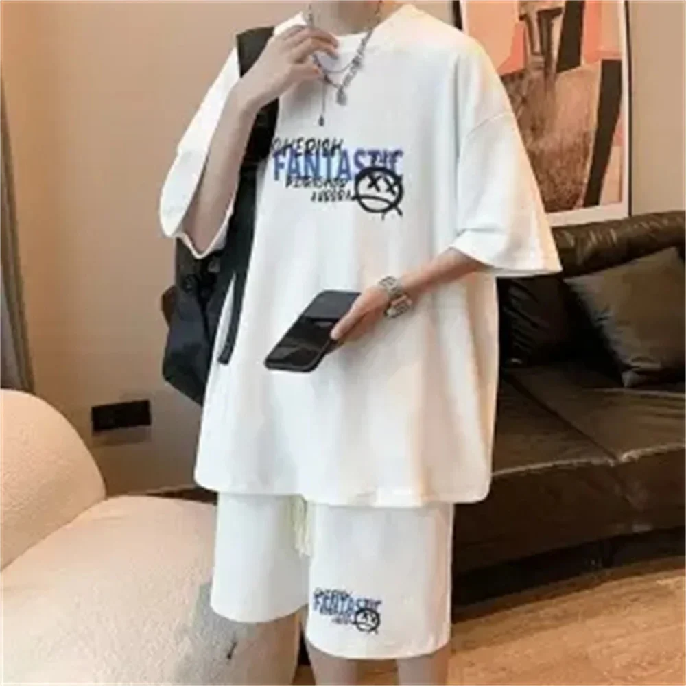 thumbnail image 1 of Nuevos conjuntos de pantalones cortos de moda de verano para hombre, chándales con gráficos de oso de anime, ropa deportiva de tendencia, trajes de 2 piezas, ropa de calle, conjuntos unisex, 1 of 5