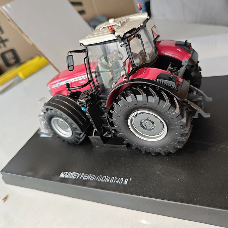 Diecast 1/32 Scale Massey Ferguson 8740S Tractor Car Model