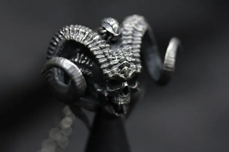 New 2023 Retro Personality Overbearing Exaggerated Satan Necklace Hip-hop Punk Open Ring Banquet Jewelry Accessories Gift