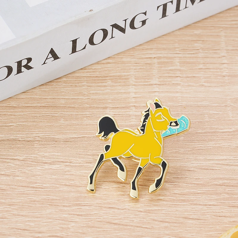 Broche équestre Fer à Cheval Bling - Magnétique - Transparent AB - Fabriqué Main (USA)