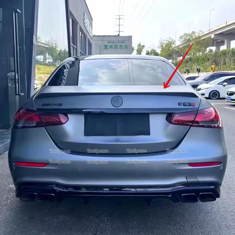 高品質のABSプラスチック製の車のルーフカバー 4ドアセダンw213 2022 2023 e200 e260 e300 amg