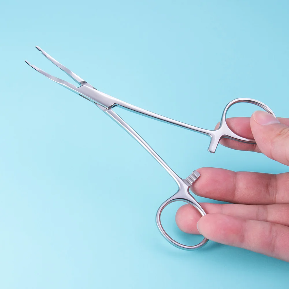 зажим кровоостанавливающий изогнутый москито 154. зажим для иглы хирургический. инструменты для прокола септума. зажим москит 150 мм. зажим микрососудистый.