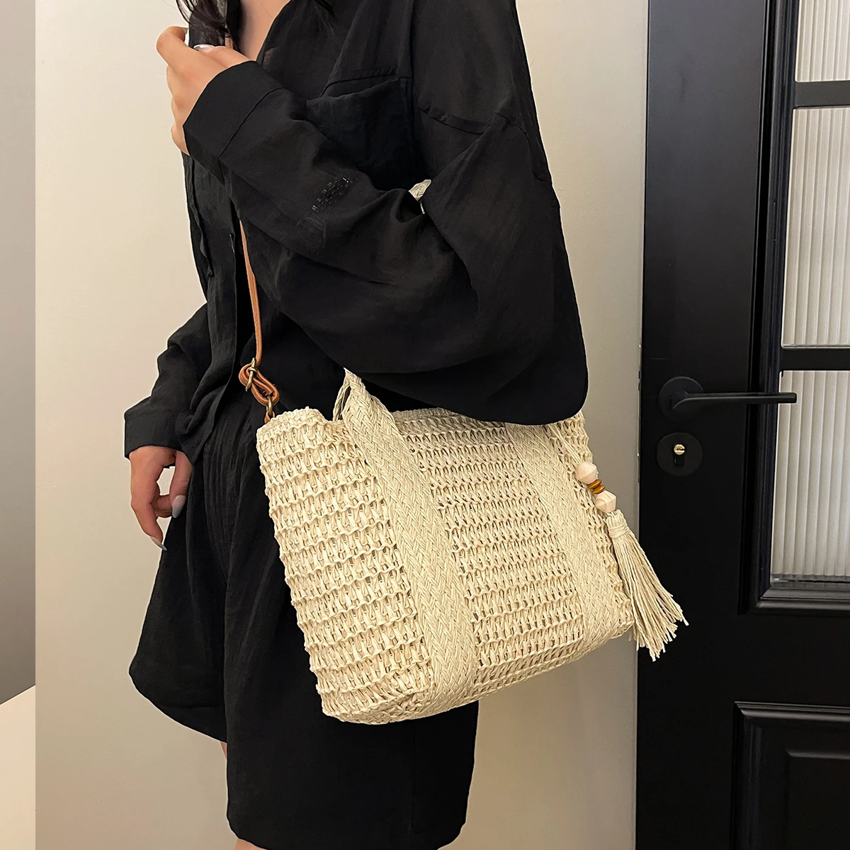 Straw Bag Summer Seaside Resort Style Large Capacity Woven Bag Large Bag Shoulder Bag Women's Bag 2025 New Tote Bag Casual Knitted
