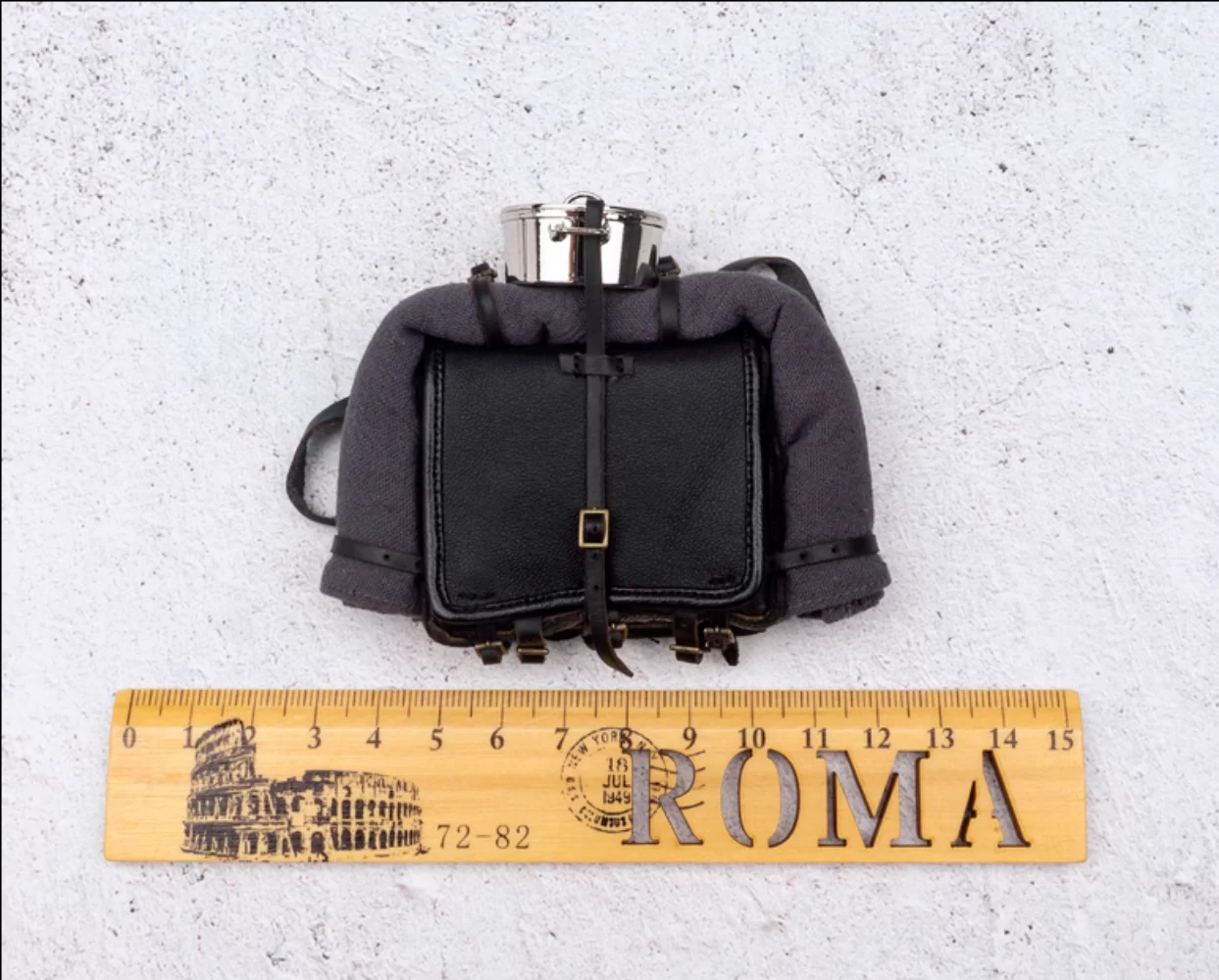 

QOM-1028 1/6 Soldier Backpack for 12''104th Regiment of the French 6th Army
