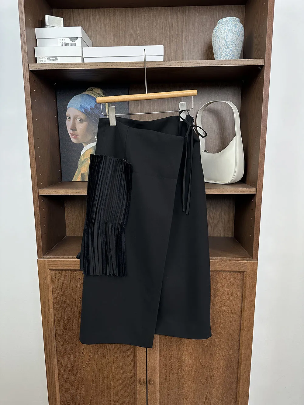 French Style Women Black Pleated Tassels One-piece Skirt Fashion Lady All Match Lace-up High Waist Straight Tube Slimming Skirts