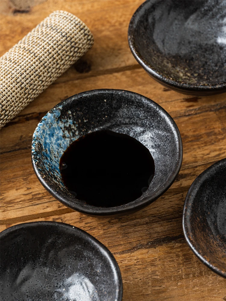 A Set of 4 Ceramic Dishes in Different Colors, Perfect for Soy Sauce, Vinegar, Snack Plates, Sushi, Seasonings, Appetizers