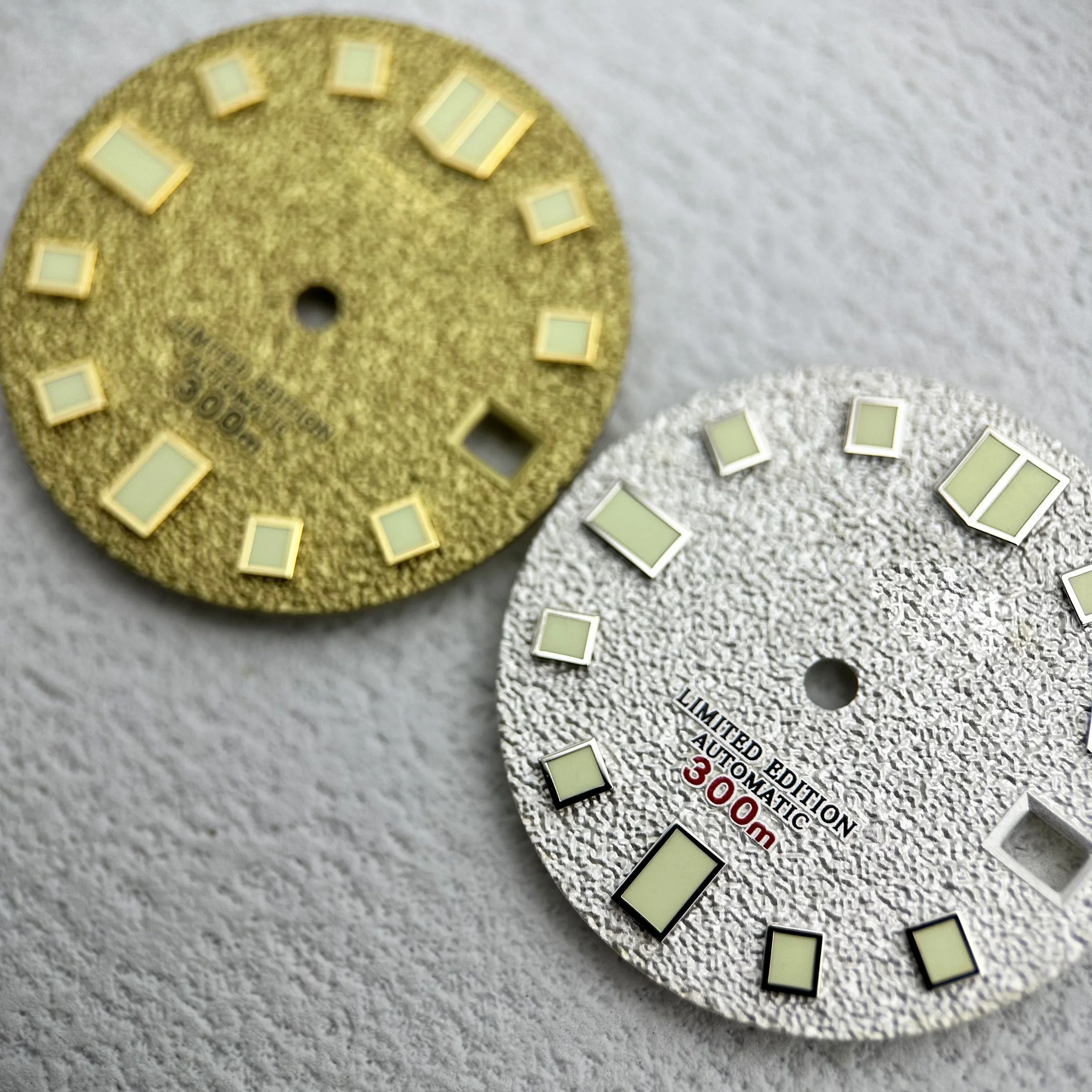 

Modified 28.5mm textured NH35 luminous dial watch accessories for customized watches(1)