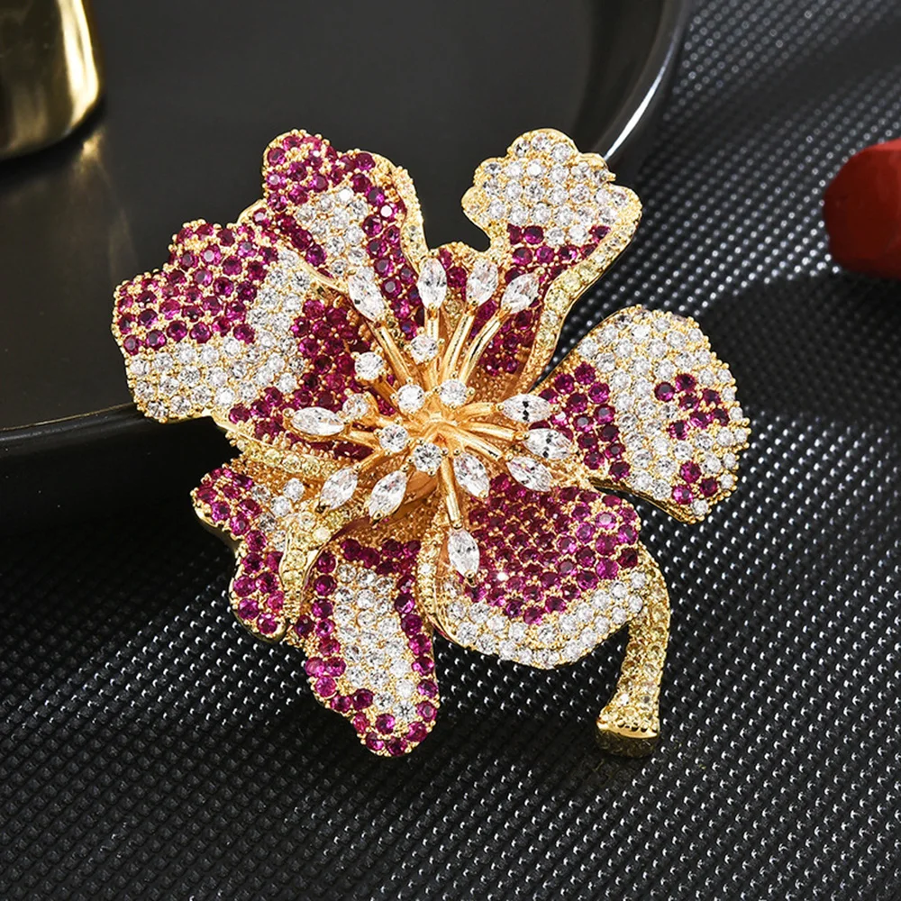 Luxurious Brooch for Women Crystal Zircon Purple Flower Brooches Badge Party Banquet Shiny Designer Pin Accessory Corsage Gifts