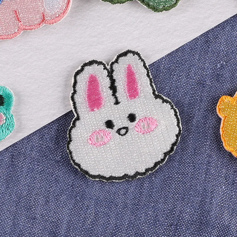 만화 자수 패치 DIY 패치 동물 스티커, 자체 접착 배지, 의류 가방 재킷용 원단 액세서리, 인기 판매