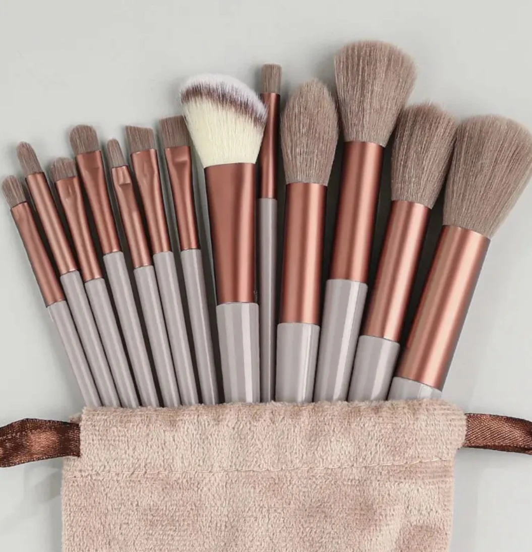 Pink Makeup Kit: Complete Brush Set with Beauty Blender - Perfect Gift