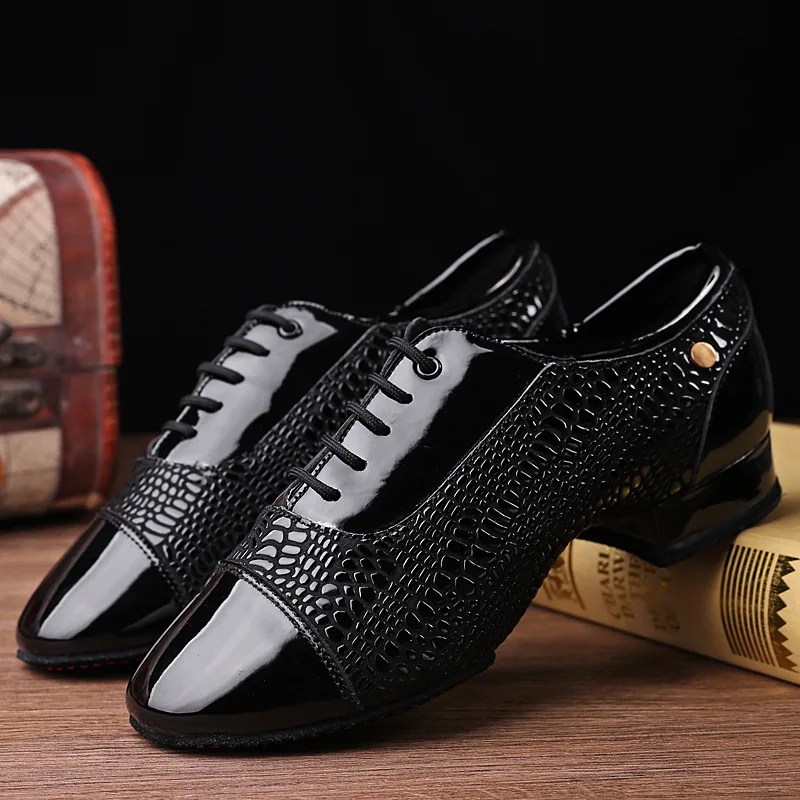 Men Modern Dance Shoes Bright Leather Soft Sole Latin Dance Shoes Adult Professional Ballroom Dance Waltz Social Sneakers