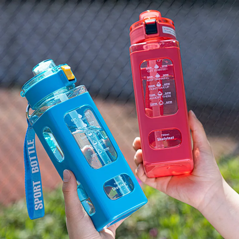 

Summer New Outdoor Sports Water Bottle Square Plastic Water Cup Student Portable Straw Water Cup 700ML