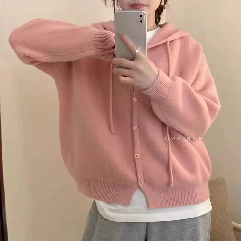 Рисунок 4 - Женский свитер с капюшоном