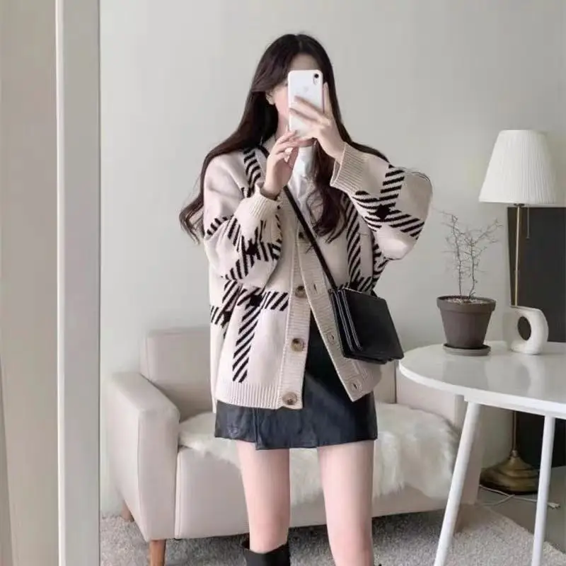 Korean Fashion Loose Fit Cardigan Sweater Striped V-neck Women's Knitted Casual Versatile Simple  Lady Jacket Spring Autumn New
