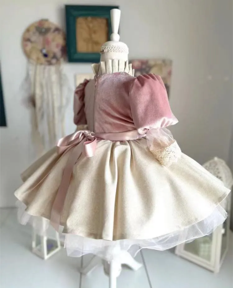 فستان الأميرة التركي العتيق المطرز بالزهور الوردية...