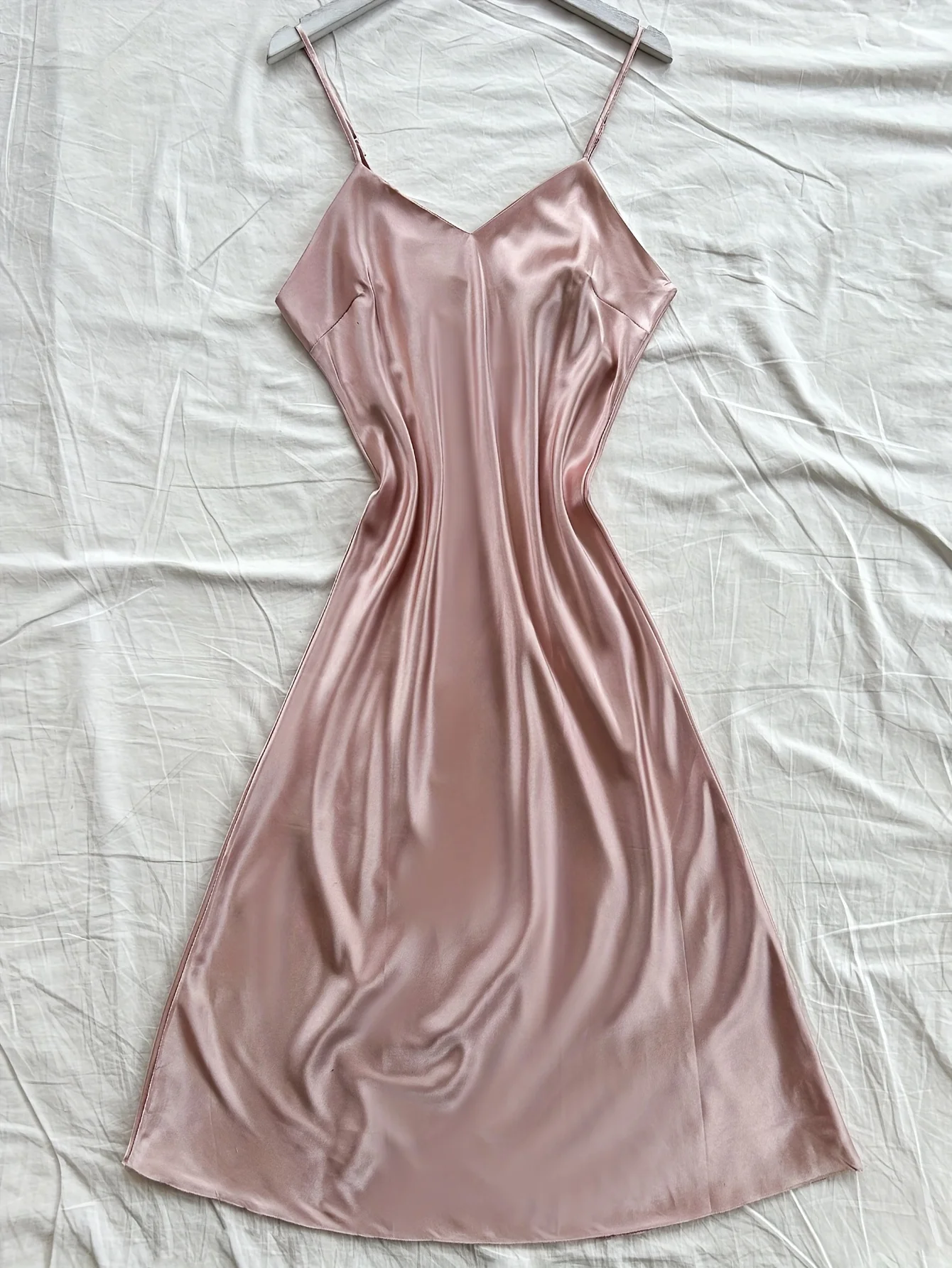 Women's Elegant Solid Color Satin Nightgown V-Neck Midi Summer Lightweight Sexy Strappy Loungewear Soft Luxurious Bright