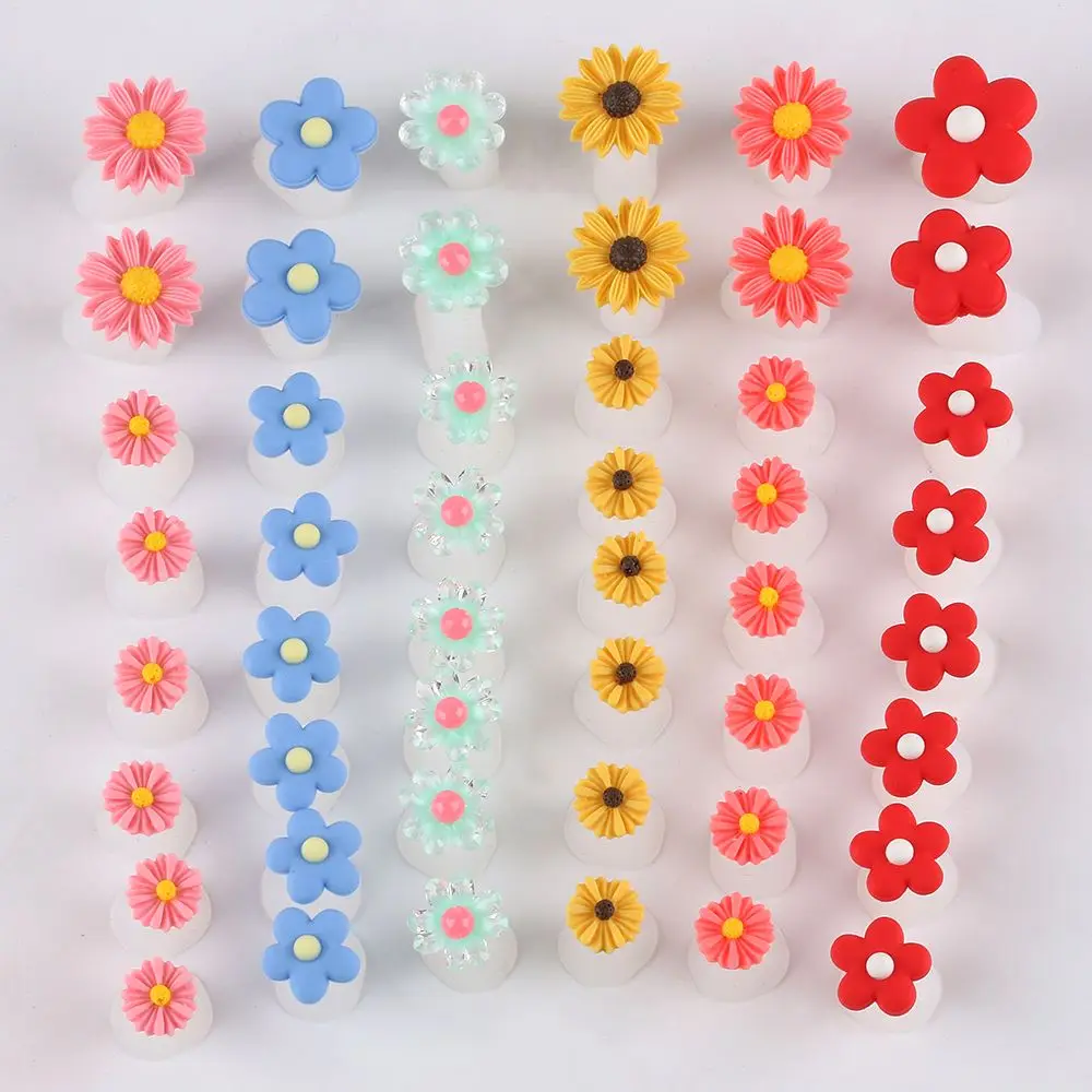 Silicone Toe Separator 8Pcs Pedicure Nail Art Tool Waterdrop Shape Daisy Flower Crystal Separator Foot Care Manicure Holder Tool