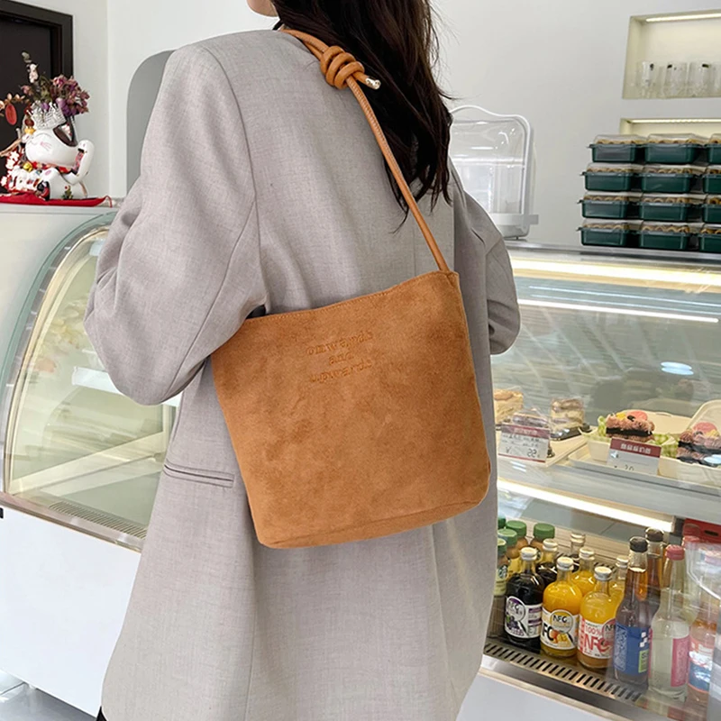 Stylish and Spacious Bucket Bag Shoulder Bags Underarm Handbag for Everyday Use Women Multicolor Retro Crossbody Bag