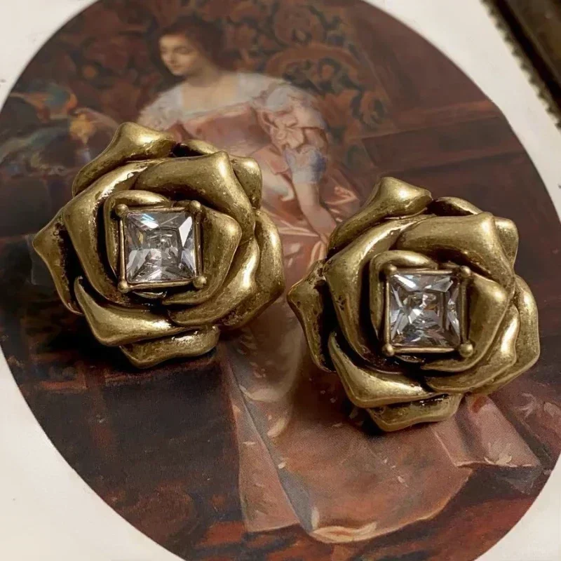 مجوهرات عصرية أنيقة مزاجه أقراط زهرة معدنية للنساء...