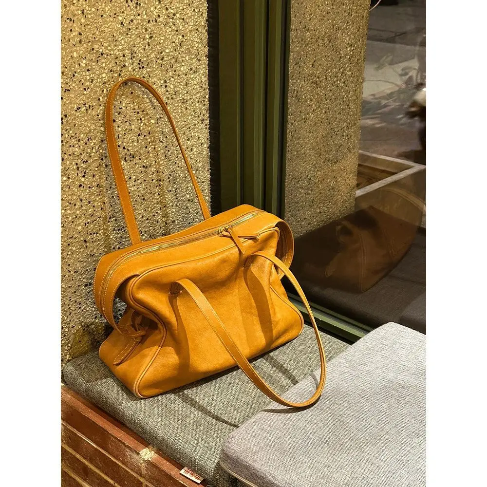 NEW Women's Fashionable Large Capacity Tote Bag New Autumn 2025 East Style Casual Travel High Aesthetic Value Handbag