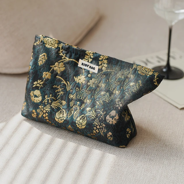 Women's Makeup Bag Noble Printed Gold Flowers Large Capacity Lipstick Air Cushion Storage Bag Portable Travel Toiletry Bag