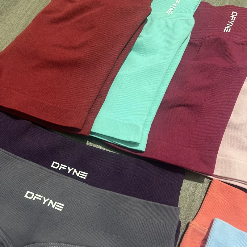 Impact Shorts with Logo 4.5'' Low Waist Seamless Yoga Shorts Scrunch Bum Gym Shorts Workout Biker Short Stretch Fitness Short 3