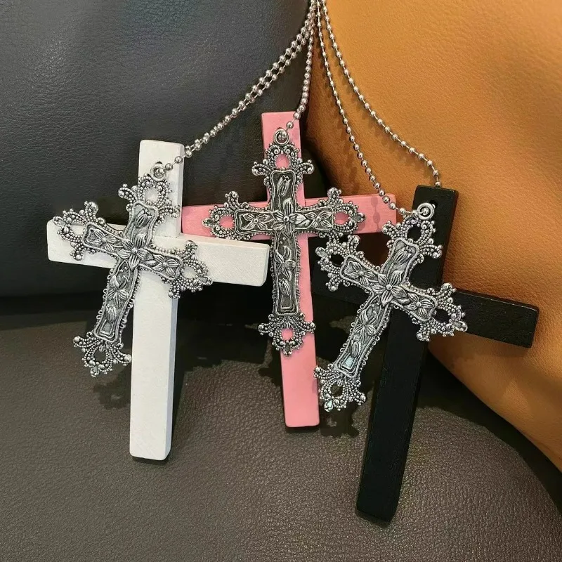 Y2K Wood Cross Black Drill Pendant Necklace for Women Men Fashion Vintage Cool Spicy Girls Hip Hop Necklace Party Jewelry Gifts 4