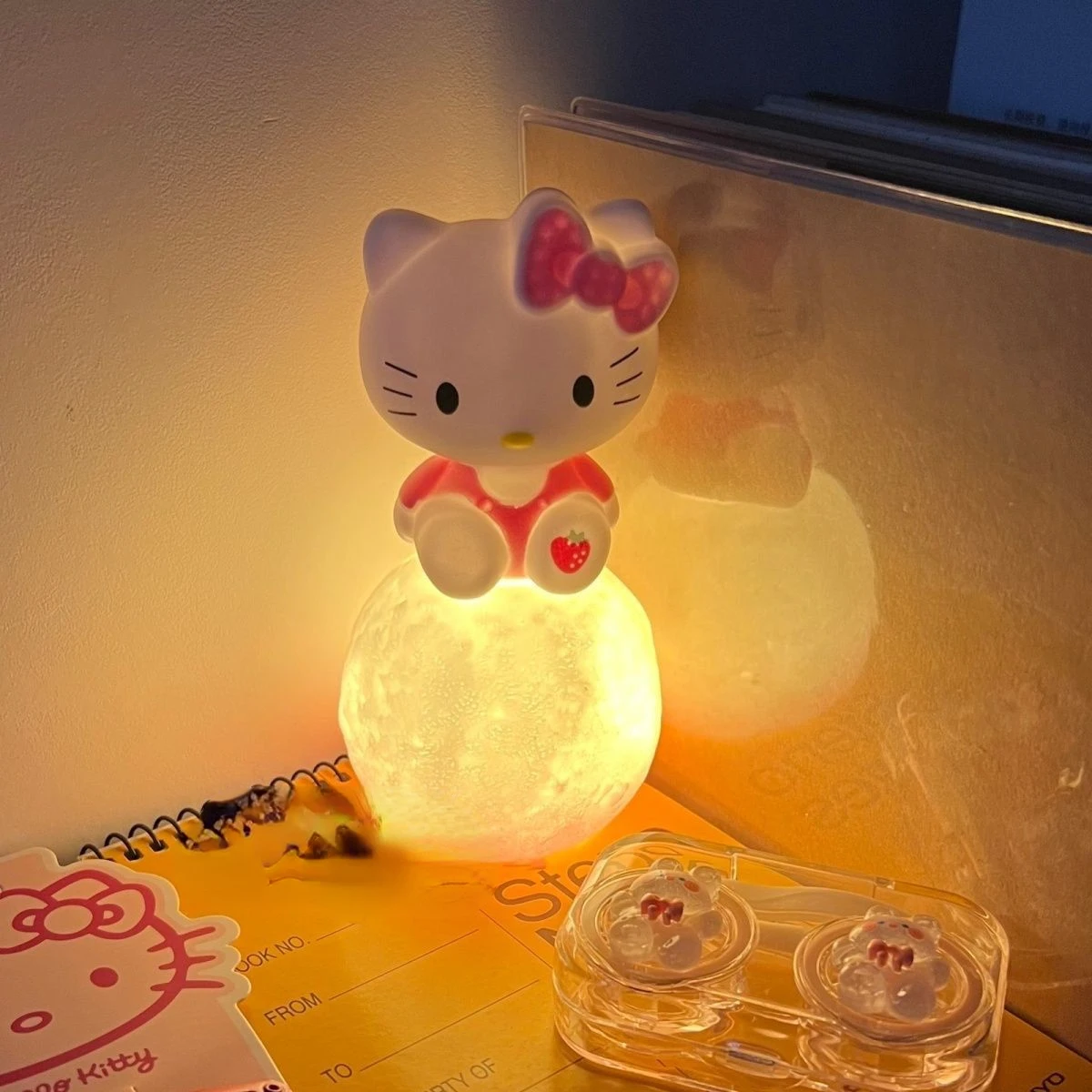

Hello Kitty Sanrio Kuromi Stitch Cute KT Cat Night светильник Room Atmosphere Girly Heart Indoor Decoration Girls Gifts