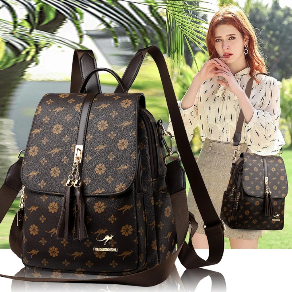Mochila VANDERWAH com pingente de tassel