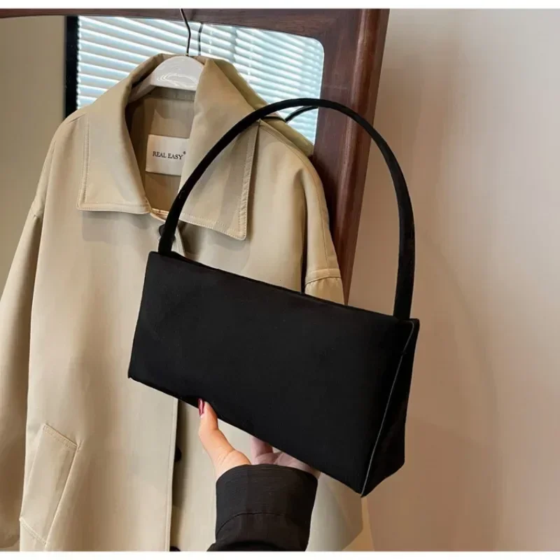 Fashion French Handhel Bag 2026 New Elegant Underarm Handbags for Women's Elegnt Crossbody Bags Armpit Handbag Designer Bags