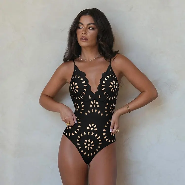 Women's Floral Laser-Cut Swimsuit With Skirt - Slimming V-Neck Monokini & Detachable Skirt