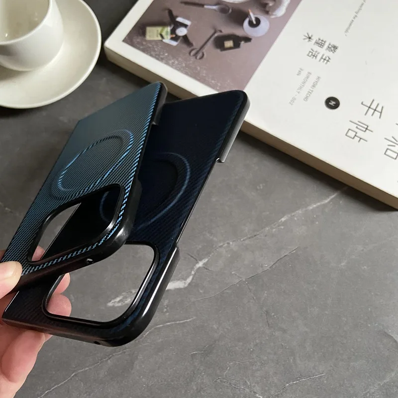 Magnetic Carbon Fiber Soft TPU Folding Case with Magsafe Charge for Google Pixel 9 Pro – Anti-Knock Protection