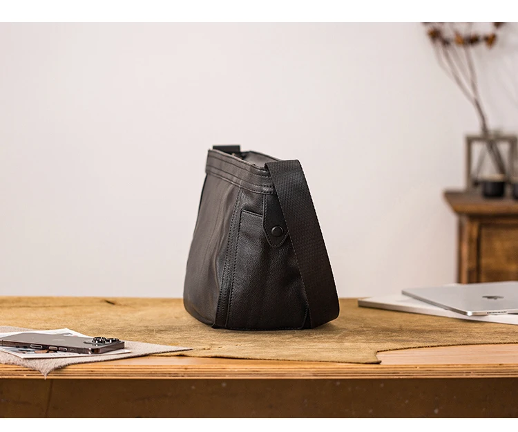 PNDME Organizer Designer handgefertigte schwarze Umhängetasche aus gegerbtem Rindsleder für Herren, Outdoor-Reisen, luxuriöse Umhängetaschen aus echtem Leder – Detail 12