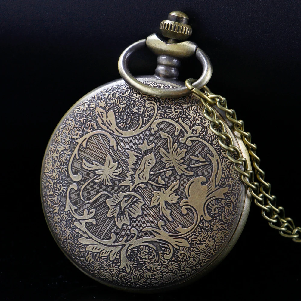 Antique Exquisite Flying Dragon Embossed Quartz Pocket Watch Men's Necklace Pendant Clock Women's Jewelry Accessories Gift