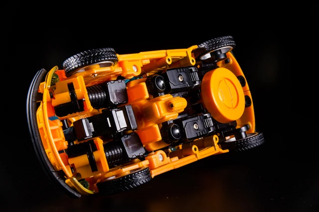 KBB Metal version of the Hornet BEE  Beetle MP21 deformation toy Golden Beetle car model G1 version of the classic reproduction 6