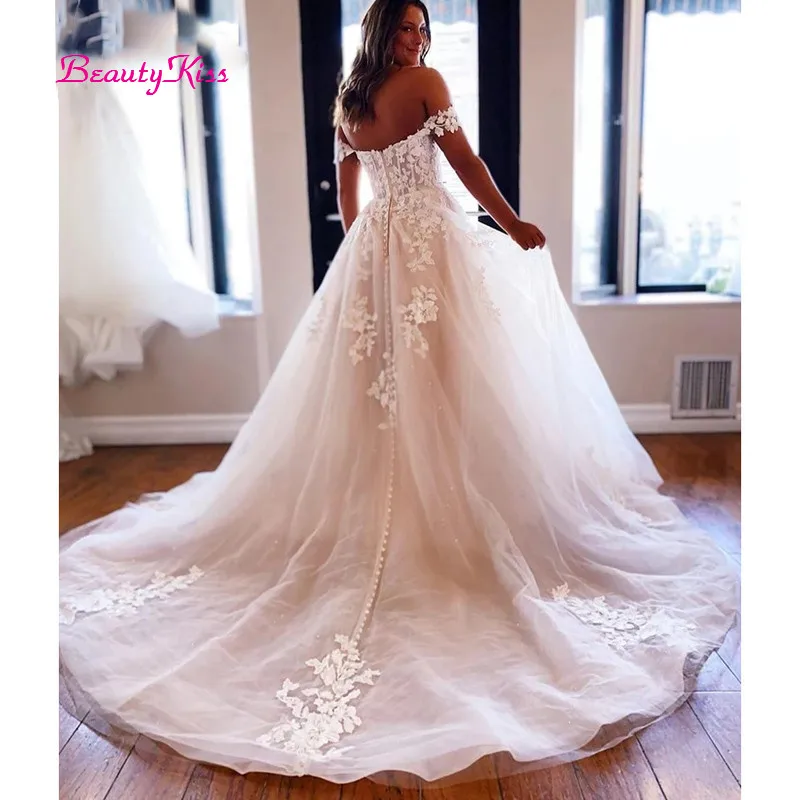 Off The Shoulder Wedding Dresses Appliqued Lace Princess Wedding Gowns Boho Buttons Back Bridal Dress for Women vestido de noiva