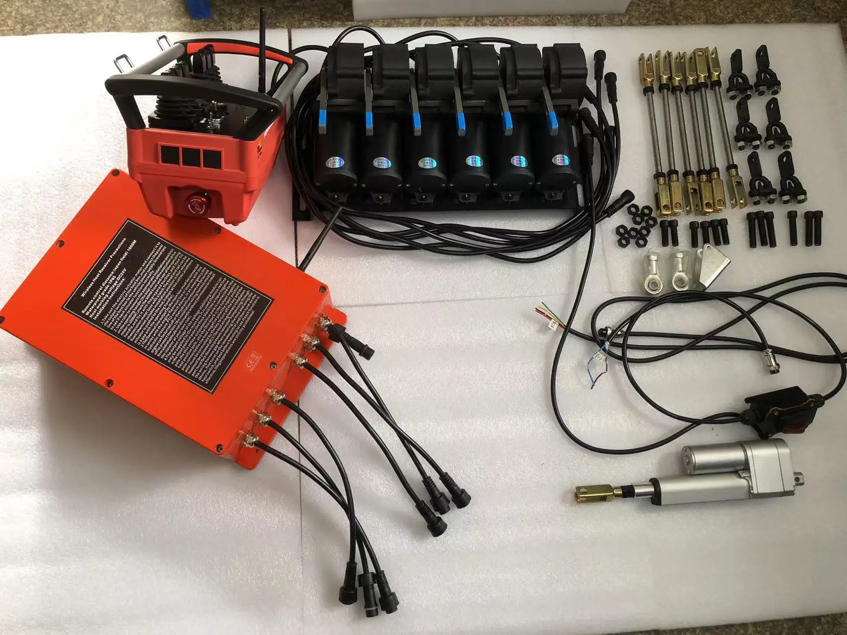 

6 lever Joystick Skid Steer Loaders hydraulic valve wired motor