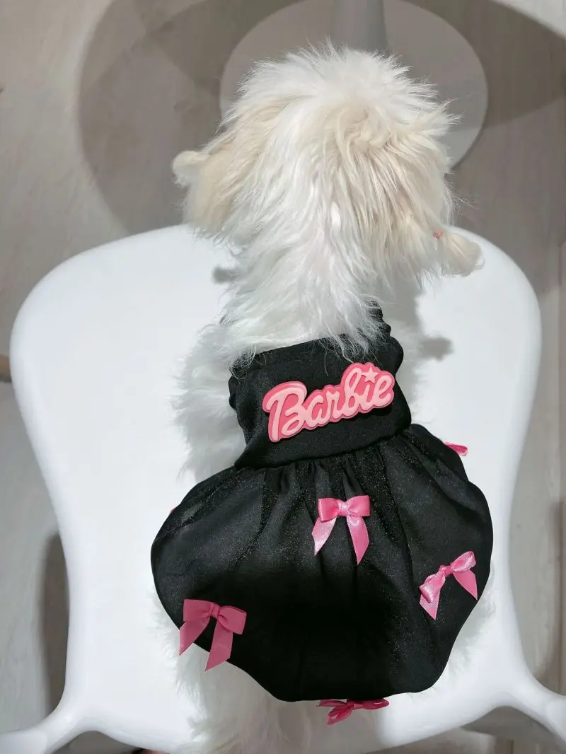 Vêtements Barbie - Tenue de carrière pour la poupée Barbie, robe-tablier de  toiletteuse d'animaux avec chiot