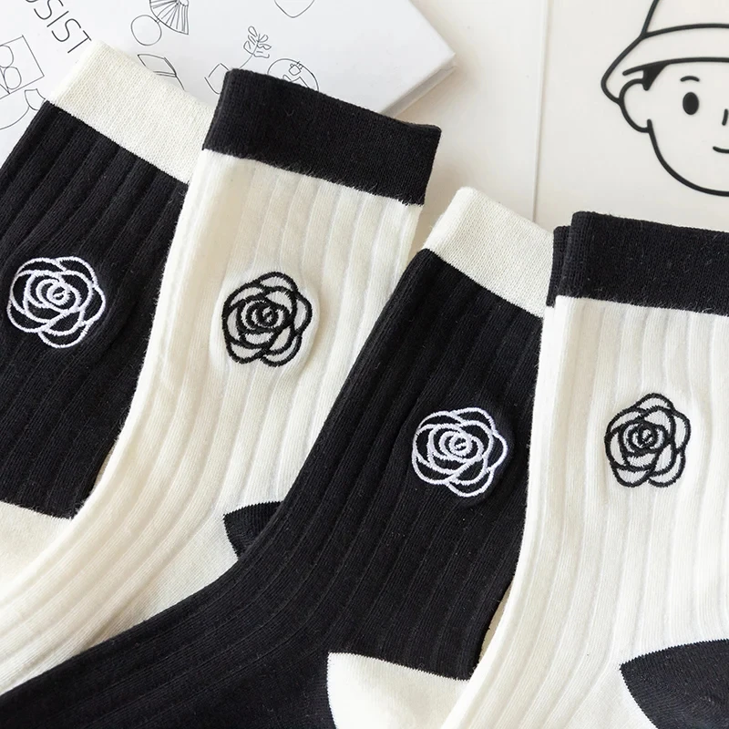 1/2 Paar Kamelienrosen bestickte Mid-Tube-Socken, süßer koreanischer Ins-Stil-Rock, passende Wadensocken, sportliche, atmungsaktive Baumwollsocken – Detail 3