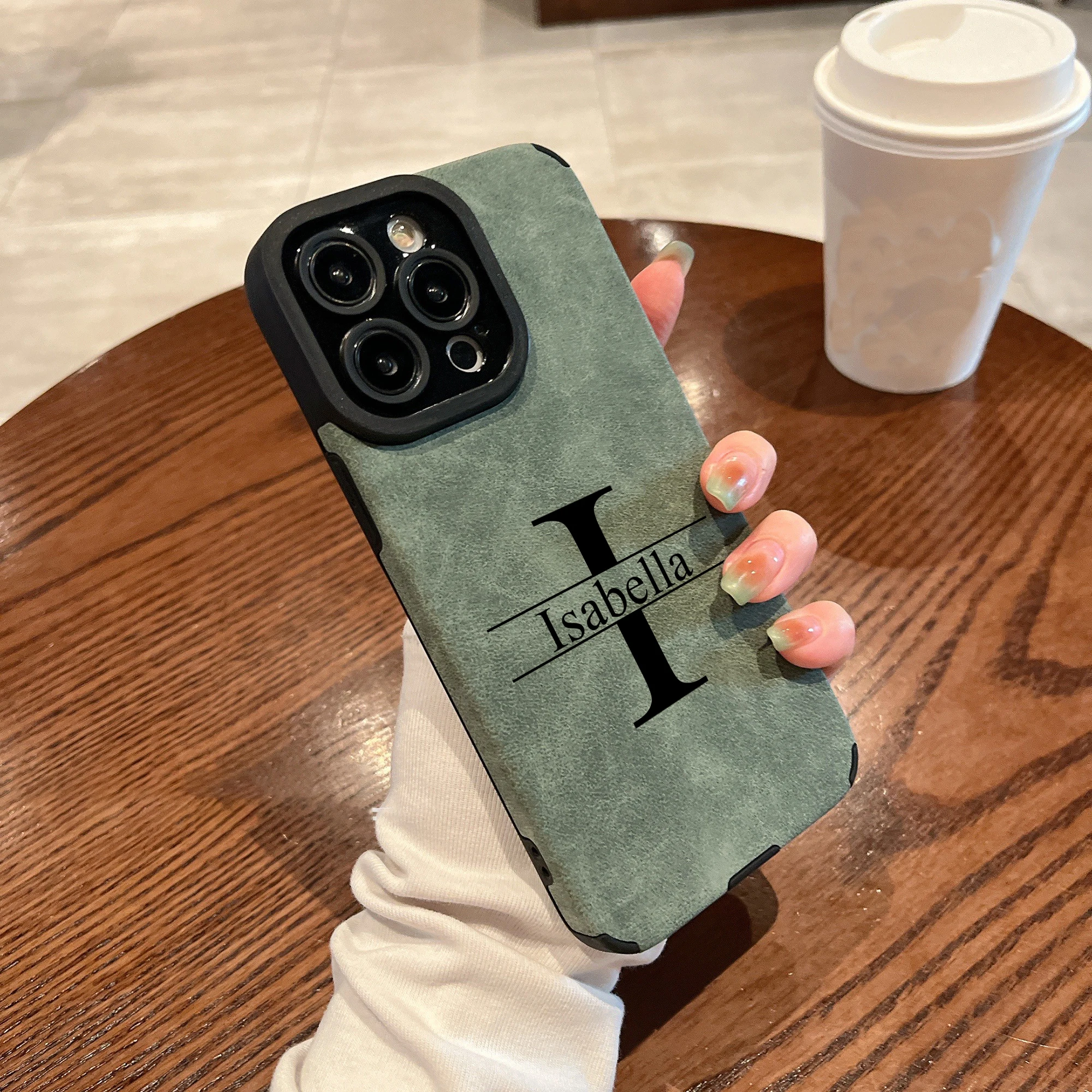 Capa Personalizada com Inicial e Nome de Couro - Letra Grande e Impressão UV