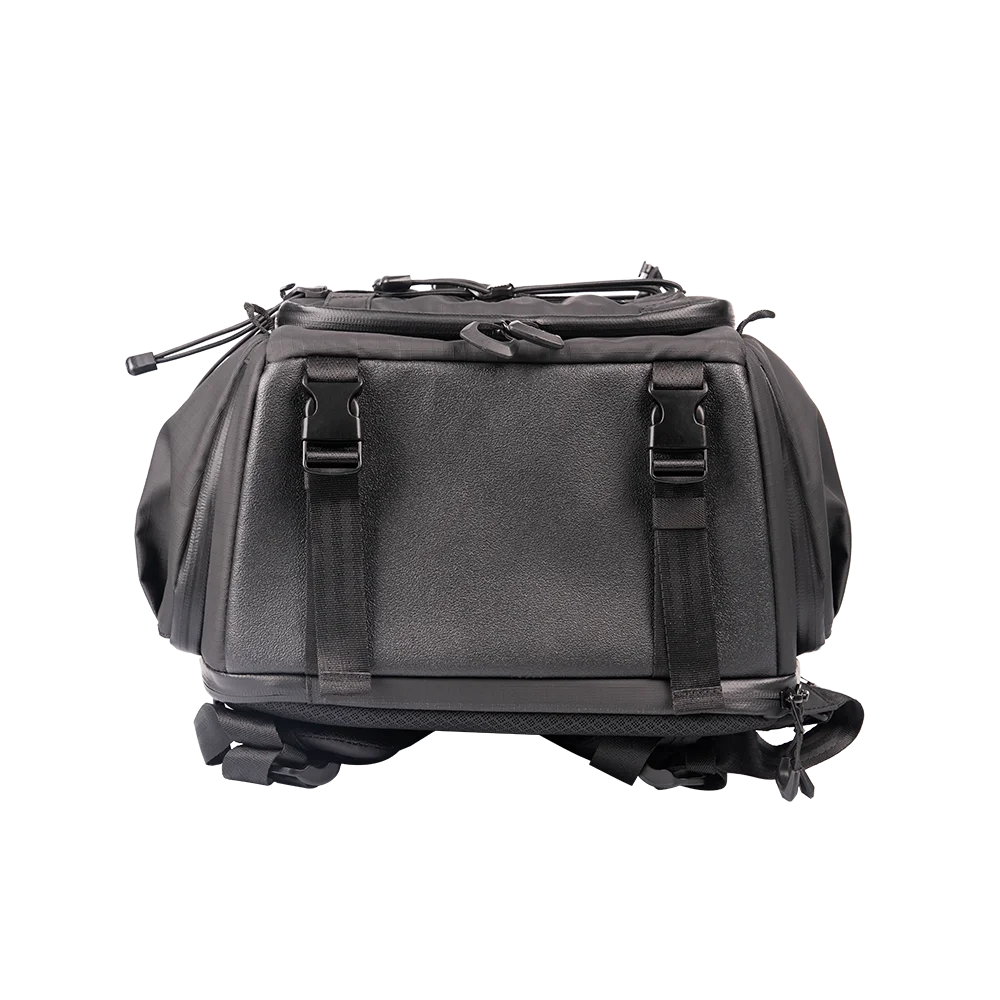 Sac à dos pour drone FPV iFlight posé à plat, montrant les six compartiments individuels avec sangles de fixation internes et matériau imperméable.