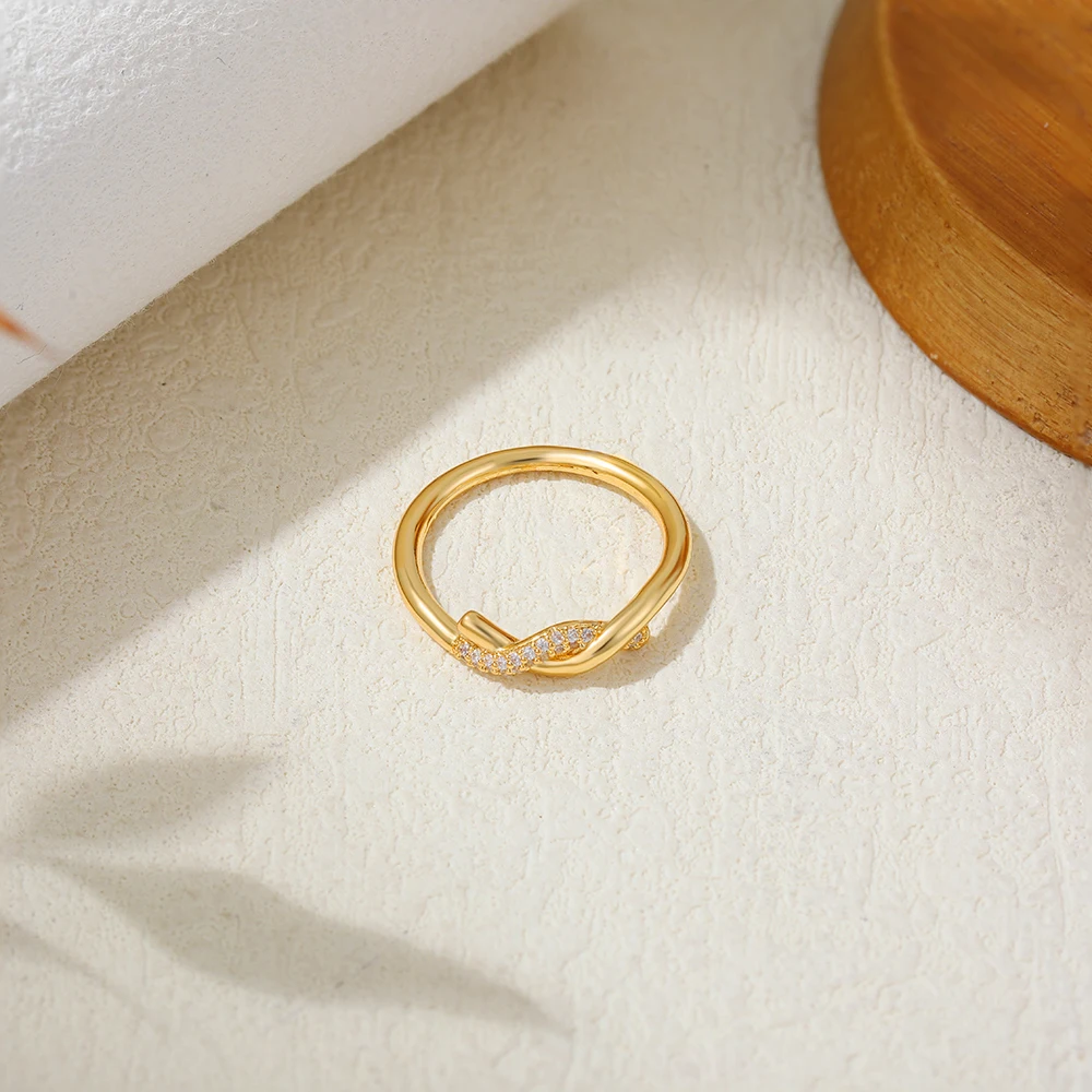 New Designer Style Twist Knot Rings for Women Inlaid Cubic Zirconia Stainless Steel 18K Gold Plated Wedding Ring Fashion Jewelry