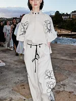 القطن الكتان الوقوف طوق فانوس الأكمام مجموعة للنساء ، قمم زهرة فضفاضة ، الساق واسعة ، السراويل الكبيرة ، ملابس عطلة الحزب 1