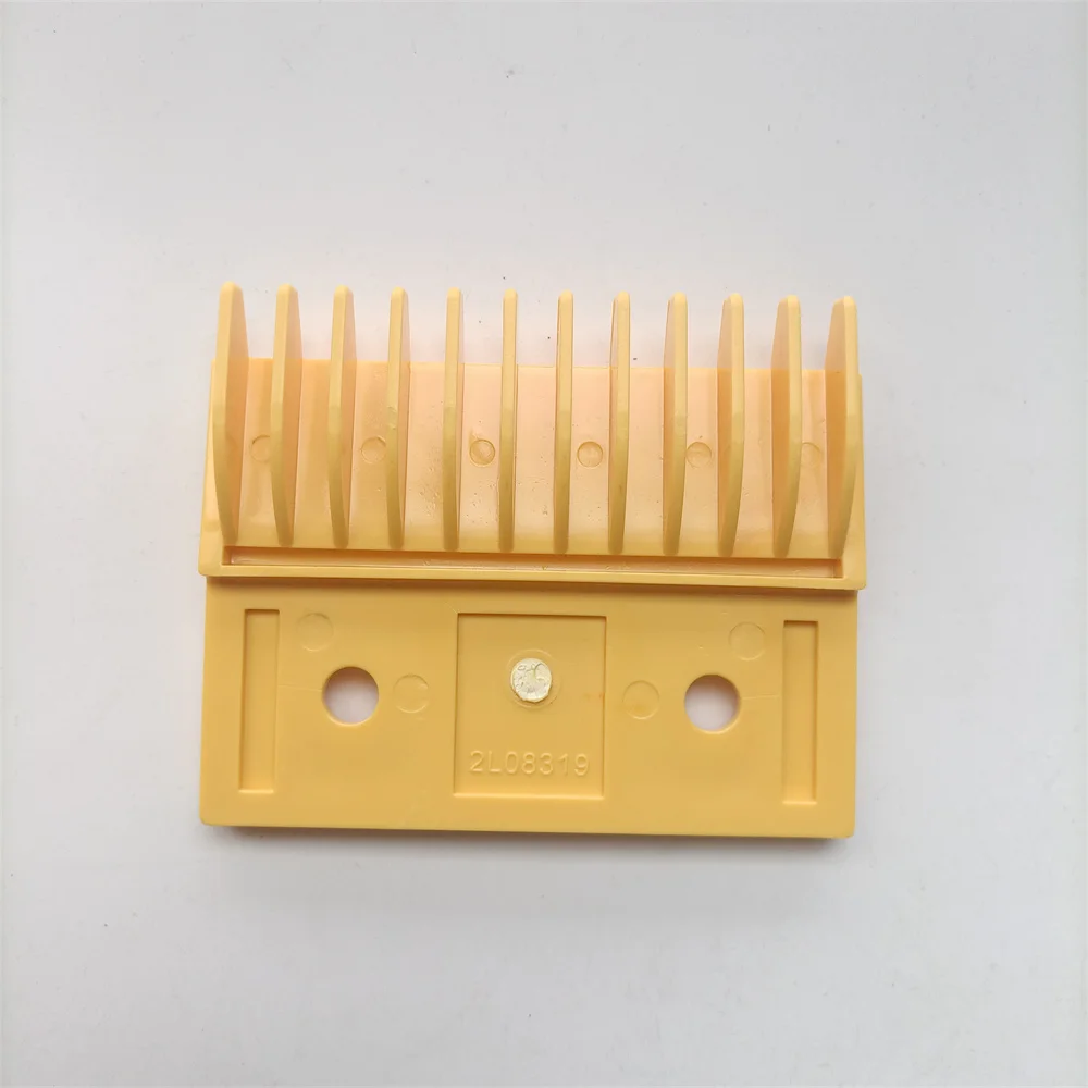 2L08319 Escalator Plastic Comb Plate Yellow Combplate 12T L 110mm W 90mm Installation Hole Spacing 60mm