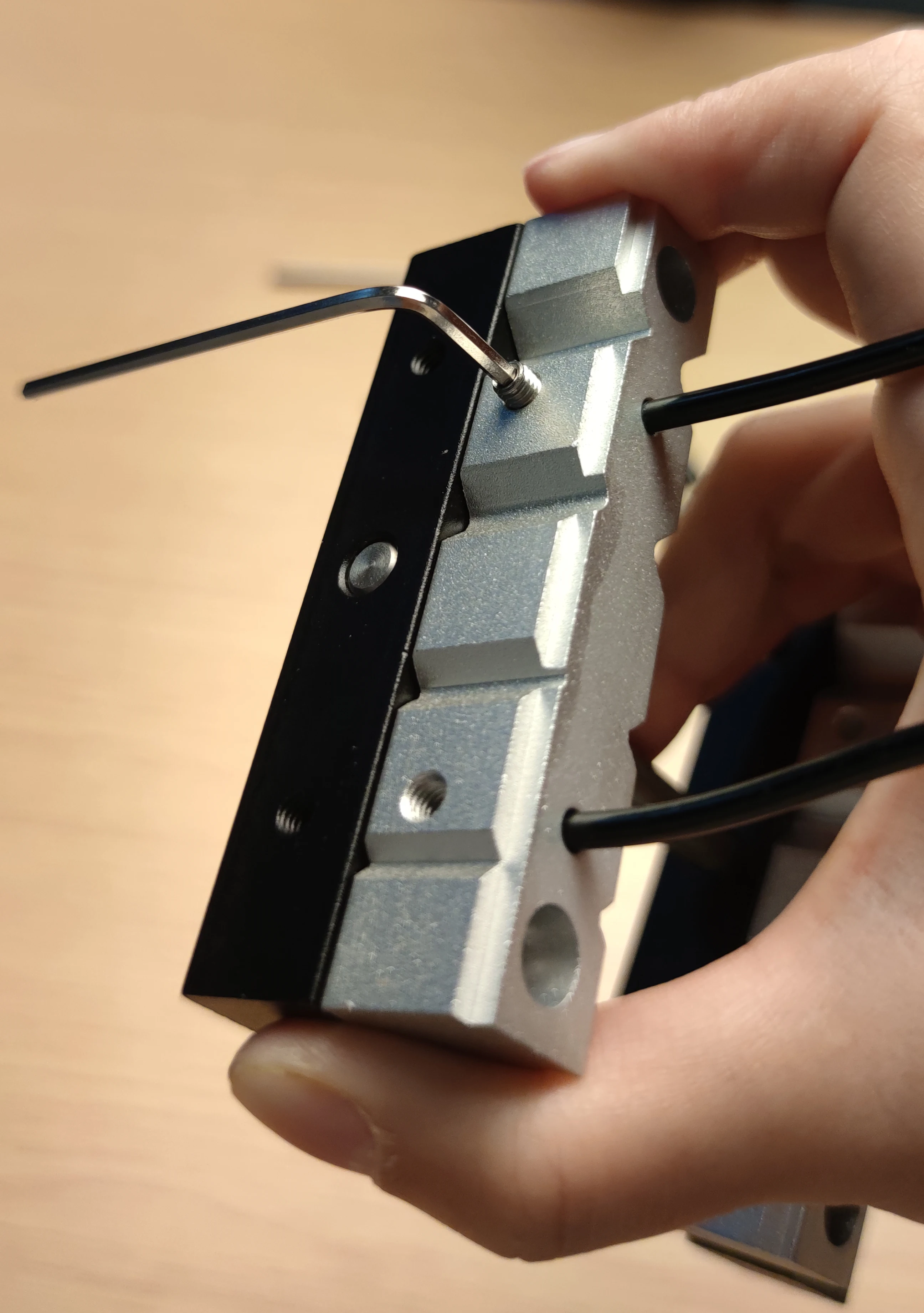 Kit Outils Modelisme 6 Pièces avec Mains Auxiliaires et Loupe LED