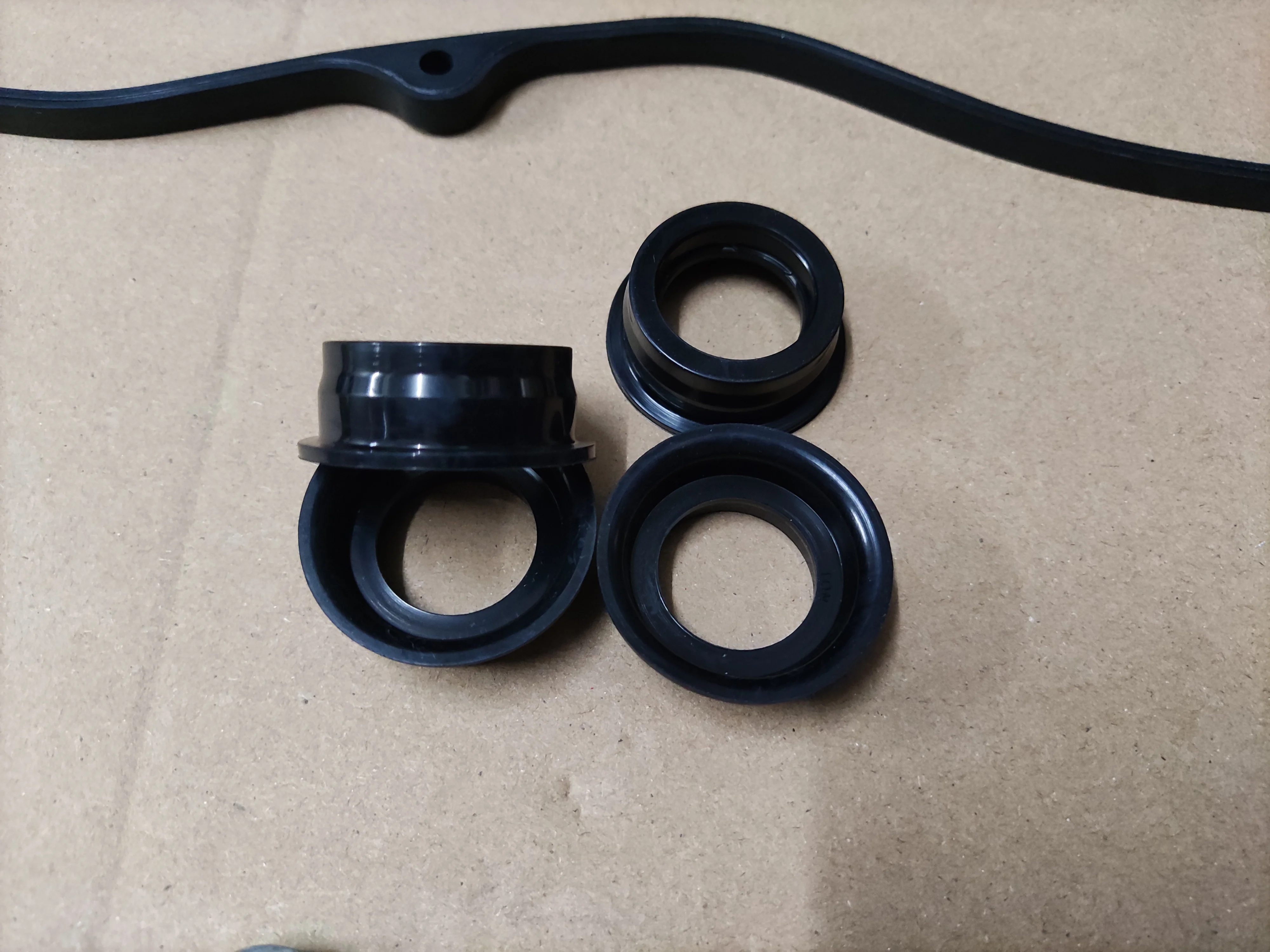 4G63 4G64 valve room cover + spark plug seal 4 PVC valve (set)