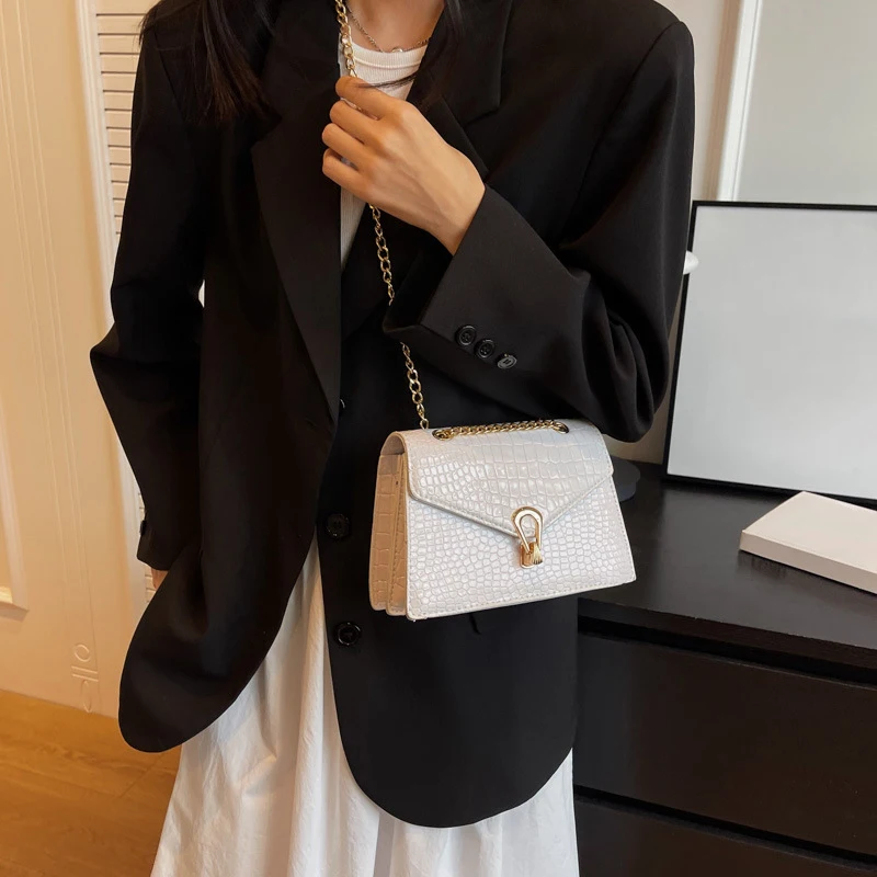 Crocodile Pattern PU Leather Shoulder Chain Bag Luxury Lock Design Crossbody Bag Fashion Trend Shoulder Messenger Bag