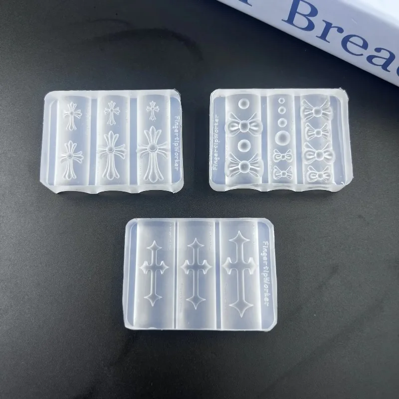 새로운 네일 아트 몰드 3D 실리콘 크로스 릴리프 조각 DIY 디자인 템플릿 스텐실 재사용 가능한 네일 부품 장식 매니큐어 도구