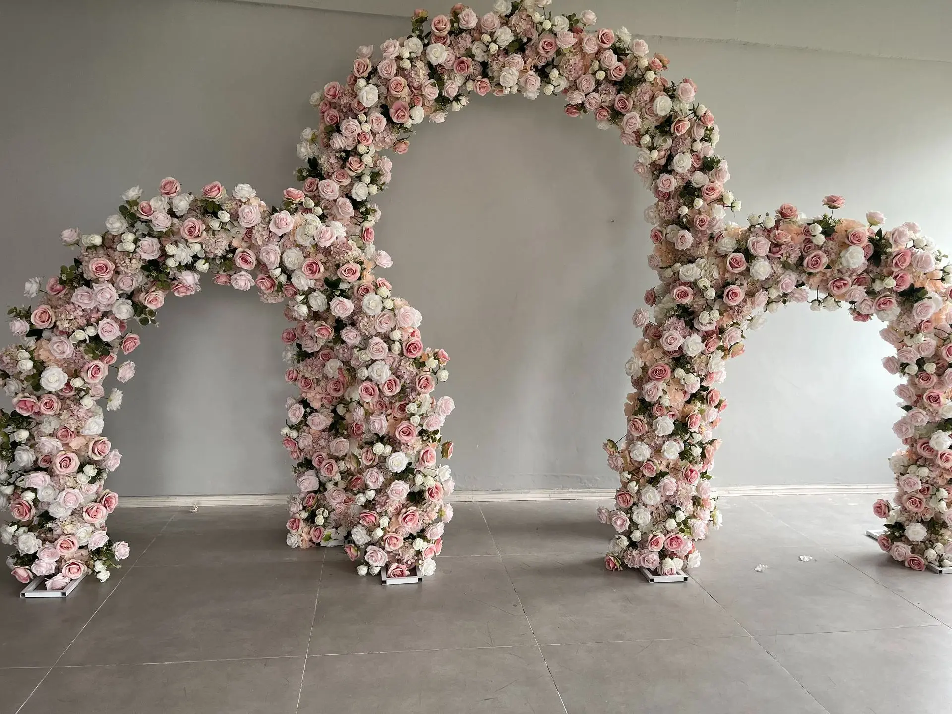Description Picture 3 of itemLuxury Curved Arched Flowers Wedding Backdrop Flower Pink Rose Hydrangea Greenery Floral Arrangement Decor Arch Frame Party Prop